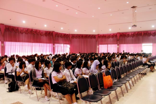 โครงการพัฒนาบุคลิกภาพของการเป็นครูวันเสาร์ที่ 26 มกราคม 2556 ณ หอประชุมปาริชาต มหาวิทยาลัยทักษิณ โดย รศ.มัณฑรา ธรรมบุศย์ : วิทยากร ภาพที่ 126