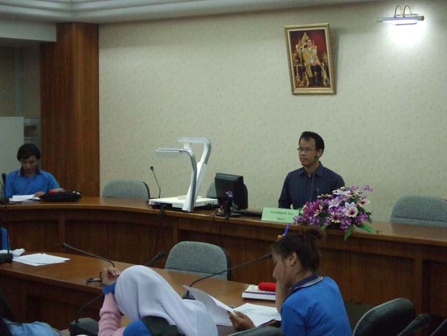 โครงการพัฒนาทักษะภาษาอังกฤษเพื่อการสื่อสาร สำหรับนิสิต กศ.บ.วิทยาศาสตร์และคณิตศาสตร์ ชั้นปีที่ 3 ระหว่างวันที่ 13 มกราคม - 30 มีนาคม ณ ห้องประชุมอาคารเรียน 3 มหาวิทยาลัยทักษิณ วิทยาเขตสงขลา