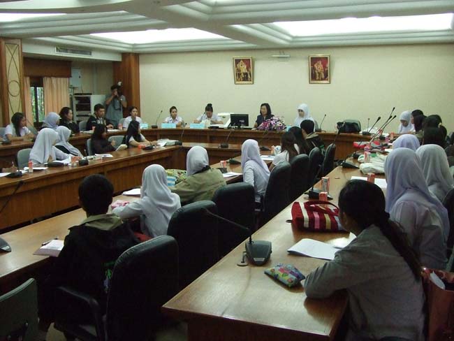 โครงการพัฒนาทักษะภาษาอังกฤษเพื่อการสื่อสาร สำหรับนิสิต กศ.บ.วิทยาศาสตร์และคณิตศาสตร์ ชั้นปีที่ 3 ระหว่างวันที่ 13 มกราคม - 30 มีนาคม ณ ห้องประชุมอาคารเรียน 3 มหาวิทยาลัยทักษิณ วิทยาเขตสงขลา ภาพที่ 14