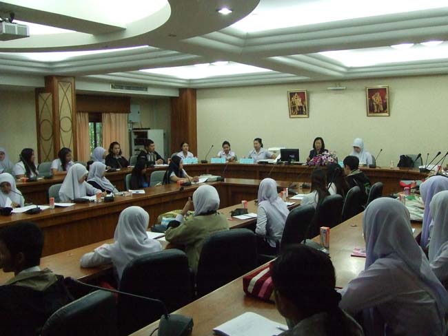 โครงการเรียนรู้ประสบการณ์จากการปฏิบัติการสอนในสถานศึกษา สำหรับนิสิต กศ.บ.วิทยาศาสตร์ -ชีววิทยา ชั้นปีที่ 4 ในวันที่ 23 มกราคม 2556 ณ ห้องประชุมคณะศึกษาศาสตร์ อาคาร 3 คณะศึกษาศาสตร์ มหาวิทยาลัยทักษิณ ภาพที่ 3