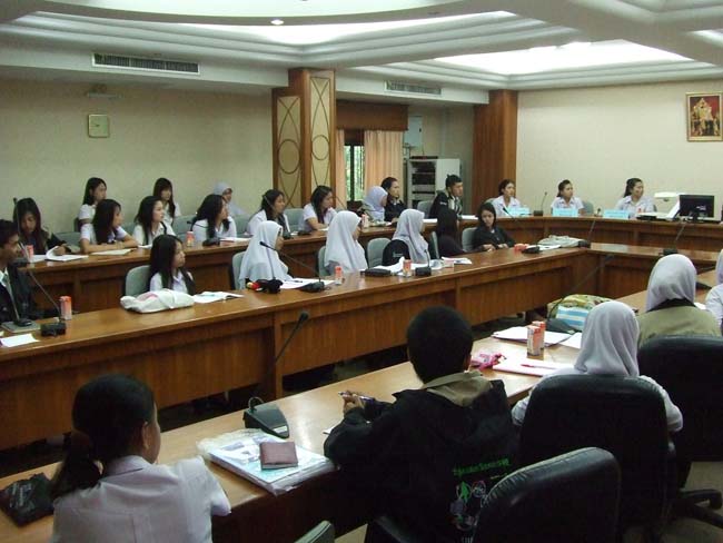 โครงการเรียนรู้ประสบการณ์จากการปฏิบัติการสอนในสถานศึกษา สำหรับนิสิต กศ.บ.วิทยาศาสตร์ -ชีววิทยา ชั้นปีที่ 4 ในวันที่ 23 มกราคม 2556 ณ ห้องประชุมคณะศึกษาศาสตร์ อาคาร 3 คณะศึกษาศาสตร์ มหาวิทยาลัยทักษิณ ภาพที่ 4