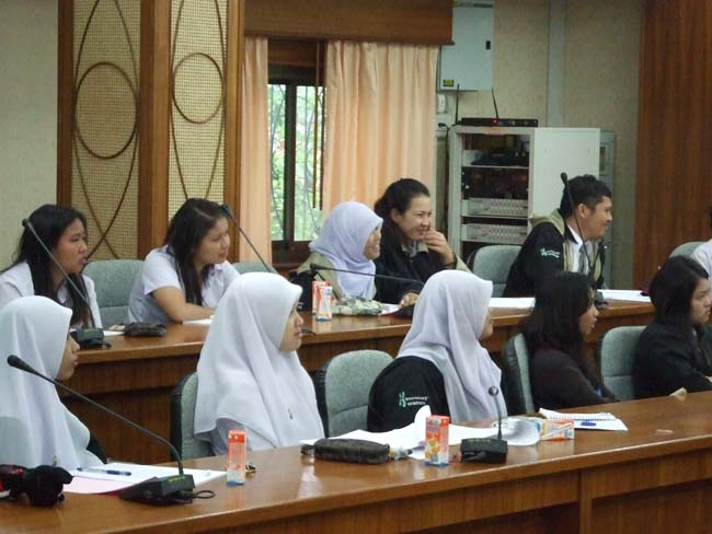 โครงการเรียนรู้ประสบการณ์จากการปฏิบัติการสอนในสถานศึกษา สำหรับนิสิต กศ.บ.วิทยาศาสตร์ -ชีววิทยา ชั้นปีที่ 4 ในวันที่ 23 มกราคม 2556 ณ ห้องประชุมคณะศึกษาศาสตร์ อาคาร 3 คณะศึกษาศาสตร์ มหาวิทยาลัยทักษิณ ภาพที่ 5