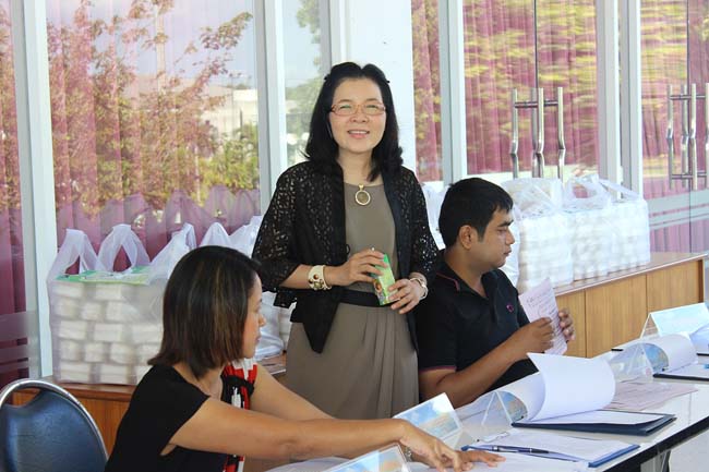 โครงการสัมมนานิสิตหลังปฏิบัติการสอนในสถานศึกษาหลักสูตรการศึกษาบัณฑิต(หลักสูตร 5 ปี) ระหว่างวันที่ 28 ก.พ.-1 มี.ค. 56 หอประชุมปาริชาต, อาคารเรียน 3 ภาพที่ 9