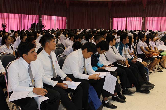 โครงการสัมมนานิสิตหลังปฏิบัติการสอนในสถานศึกษาหลักสูตรการศึกษาบัณฑิต(หลักสูตร 5 ปี) ระหว่างวันที่ 28 ก.พ.-1 มี.ค. 56 หอประชุมปาริชาต, อาคารเรียน 3 ภาพที่ 15