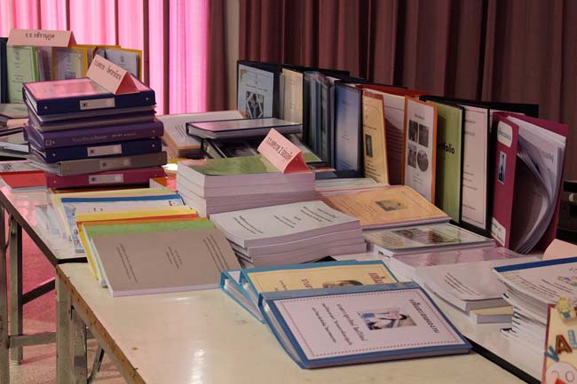โครงการสัมมนานิสิตหลังปฏิบัติการสอนในสถานศึกษาหลักสูตรการศึกษาบัณฑิต(หลักสูตร 5 ปี) ระหว่างวันที่ 28 ก.พ.-1 มี.ค. 56 หอประชุมปาริชาต, อาคารเรียน 3 ภาพที่ 47