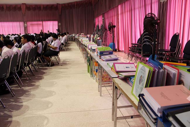 โครงการสัมมนานิสิตหลังปฏิบัติการสอนในสถานศึกษาหลักสูตรการศึกษาบัณฑิต(หลักสูตร 5 ปี) ระหว่างวันที่ 28 ก.พ.-1 มี.ค. 56 หอประชุมปาริชาต, อาคารเรียน 3 ภาพที่ 49