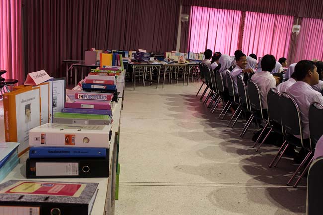 โครงการสัมมนานิสิตหลังปฏิบัติการสอนในสถานศึกษาหลักสูตรการศึกษาบัณฑิต(หลักสูตร 5 ปี) ระหว่างวันที่ 28 ก.พ.-1 มี.ค. 56 หอประชุมปาริชาต, อาคารเรียน 3 ภาพที่ 54