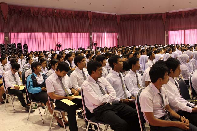 โครงการสัมมนานิสิตหลังปฏิบัติการสอนในสถานศึกษาหลักสูตรการศึกษาบัณฑิต(หลักสูตร 5 ปี) ระหว่างวันที่ 28 ก.พ.-1 มี.ค. 56 หอประชุมปาริชาต, อาคารเรียน 3 ภาพที่ 66