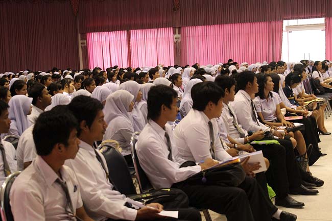 โครงการสัมมนานิสิตหลังปฏิบัติการสอนในสถานศึกษาหลักสูตรการศึกษาบัณฑิต(หลักสูตร 5 ปี) ระหว่างวันที่ 28 ก.พ.-1 มี.ค. 56 หอประชุมปาริชาต, อาคารเรียน 3 ภาพที่ 67