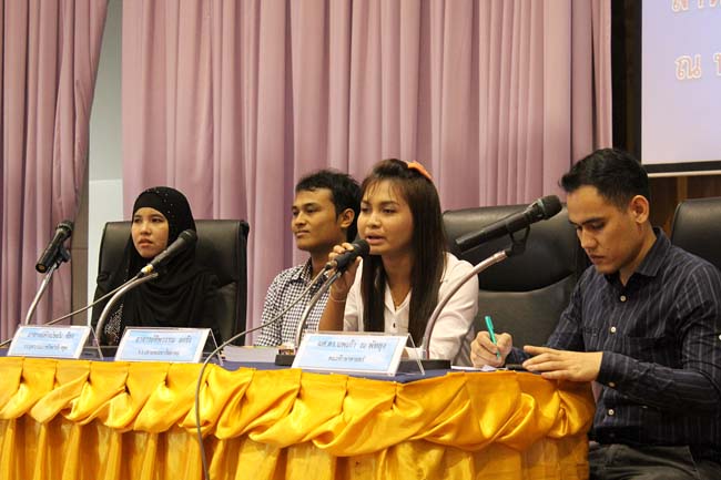 โครงการสัมมนานิสิตหลังปฏิบัติการสอนในสถานศึกษาหลักสูตรการศึกษาบัณฑิต(หลักสูตร 5 ปี) ระหว่างวันที่ 28 ก.พ.-1 มี.ค. 56 หอประชุมปาริชาต, อาคารเรียน 3 ภาพที่ 81