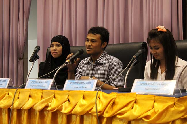 โครงการสัมมนานิสิตหลังปฏิบัติการสอนในสถานศึกษาหลักสูตรการศึกษาบัณฑิต(หลักสูตร 5 ปี) ระหว่างวันที่ 28 ก.พ.-1 มี.ค. 56 หอประชุมปาริชาต, อาคารเรียน 3 ภาพที่ 83