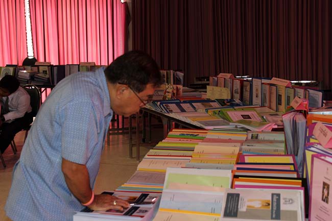 โครงการสัมมนานิสิตหลังปฏิบัติการสอนในสถานศึกษาหลักสูตรการศึกษาบัณฑิต(หลักสูตร 5 ปี) ระหว่างวันที่ 28 ก.พ.-1 มี.ค. 56 หอประชุมปาริชาต, อาคารเรียน 3 ภาพที่ 89
