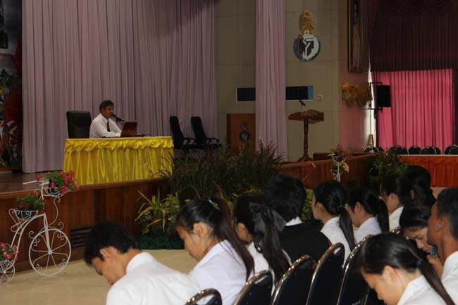 โครงการเตรียมความพร้อมและปฐมนิเทศนิสิตก่อนปฏิบัติการสอนในสถานศึกษา ประจำปีการศึกษา 2556 9-10 พฤษภาคม 2556 ณ หอประชุมปาริชาต มหาวิทยาลัยทักษิณ ภาพที่ 5