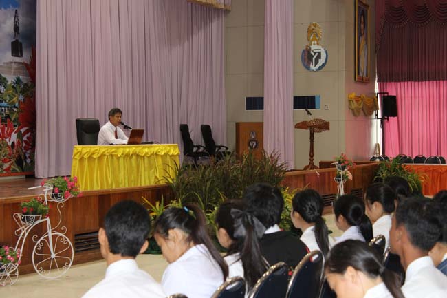 โครงการเตรียมความพร้อมและปฐมนิเทศนิสิตก่อนปฏิบัติการสอนในสถานศึกษา ประจำปีการศึกษา 2556 9-10 พฤษภาคม 2556 ณ หอประชุมปาริชาต มหาวิทยาลัยทักษิณ ภาพที่ 6