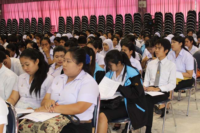 โครงการเตรียมความพร้อมและปฐมนิเทศนิสิตก่อนปฏิบัติการสอนในสถานศึกษา ประจำปีการศึกษา 2556 9-10 พฤษภาคม 2556 ณ หอประชุมปาริชาต มหาวิทยาลัยทักษิณ ภาพที่ 9