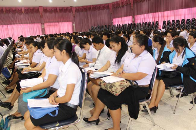 โครงการเตรียมความพร้อมและปฐมนิเทศนิสิตก่อนปฏิบัติการสอนในสถานศึกษา ประจำปีการศึกษา 2556 9-10 พฤษภาคม 2556 ณ หอประชุมปาริชาต มหาวิทยาลัยทักษิณ ภาพที่ 10