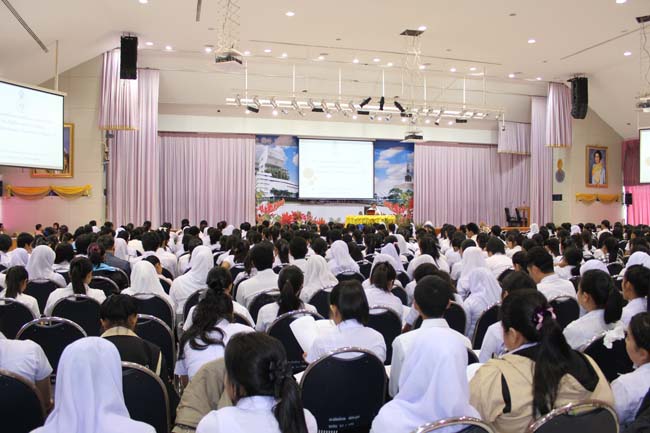 โครงการเตรียมความพร้อมและปฐมนิเทศนิสิตก่อนปฏิบัติการสอนในสถานศึกษา ประจำปีการศึกษา 2556 9-10 พฤษภาคม 2556 ณ หอประชุมปาริชาต มหาวิทยาลัยทักษิณ ภาพที่ 14