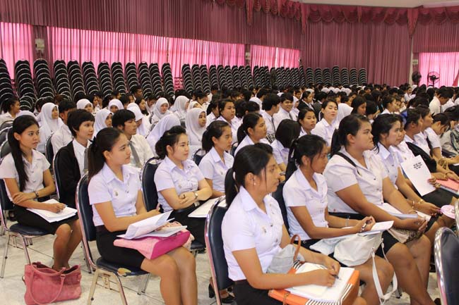 โครงการเตรียมความพร้อมและปฐมนิเทศนิสิตก่อนปฏิบัติการสอนในสถานศึกษา ประจำปีการศึกษา 2556 9-10 พฤษภาคม 2556 ณ หอประชุมปาริชาต มหาวิทยาลัยทักษิณ ภาพที่ 21