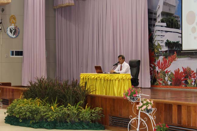 โครงการเตรียมความพร้อมและปฐมนิเทศนิสิตก่อนปฏิบัติการสอนในสถานศึกษา ประจำปีการศึกษา 2556 9-10 พฤษภาคม 2556 ณ หอประชุมปาริชาต มหาวิทยาลัยทักษิณ ภาพที่ 23