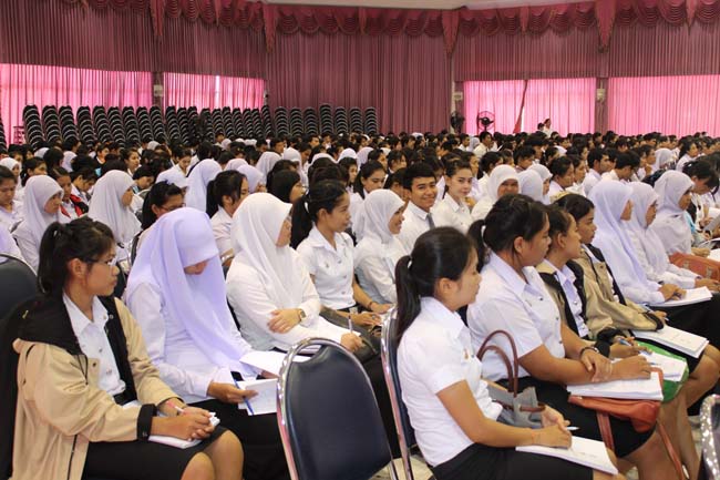 โครงการเตรียมความพร้อมและปฐมนิเทศนิสิตก่อนปฏิบัติการสอนในสถานศึกษา ประจำปีการศึกษา 2556 9-10 พฤษภาคม 2556 ณ หอประชุมปาริชาต มหาวิทยาลัยทักษิณ ภาพที่ 24