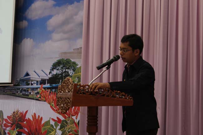 โครงการเตรียมความพร้อมและปฐมนิเทศนิสิตก่อนปฏิบัติการสอนในสถานศึกษา ประจำปีการศึกษา 2556 9-10 พฤษภาคม 2556 ณ หอประชุมปาริชาต มหาวิทยาลัยทักษิณ ภาพที่ 27