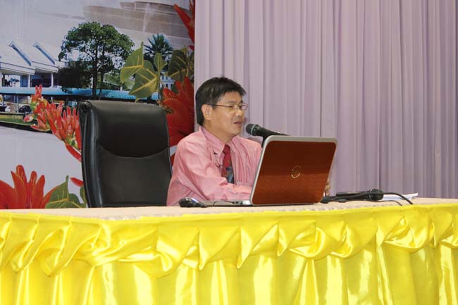 โครงการเตรียมความพร้อมและปฐมนิเทศนิสิตก่อนปฏิบัติการสอนในสถานศึกษา ประจำปีการศึกษา 2556 9-10 พฤษภาคม 2556 ณ หอประชุมปาริชาต มหาวิทยาลัยทักษิณ ภาพที่ 36