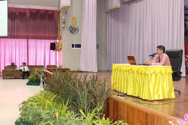 โครงการเตรียมความพร้อมและปฐมนิเทศนิสิตก่อนปฏิบัติการสอนในสถานศึกษา ประจำปีการศึกษา 2556 9-10 พฤษภาคม 2556 ณ หอประชุมปาริชาต มหาวิทยาลัยทักษิณ ภาพที่ 42