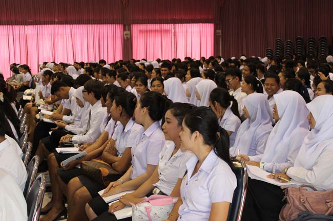 โครงการเตรียมความพร้อมและปฐมนิเทศนิสิตก่อนปฏิบัติการสอนในสถานศึกษา ประจำปีการศึกษา 2556 9-10 พฤษภาคม 2556 ณ หอประชุมปาริชาต มหาวิทยาลัยทักษิณ ภาพที่ 76