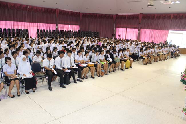 โครงการเตรียมความพร้อมและปฐมนิเทศนิสิตก่อนปฏิบัติการสอนในสถานศึกษา ประจำปีการศึกษา 2556 9-10 พฤษภาคม 2556 ณ หอประชุมปาริชาต มหาวิทยาลัยทักษิณ ภาพที่ 103