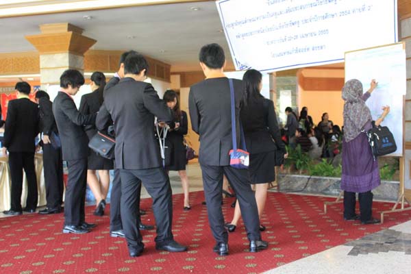 โครงการค่ายปลูกฝังคุณลักษณะความเป็นครูและเสริมประสบการณ์วิชาชีพครูสำหรับนิสิต/นักศึกษา ทุนโครงการ สควค. ปี 2555 ภาพที่ 12