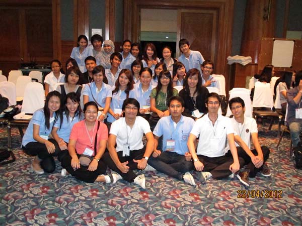โครงการค่ายปลูกฝังคุณลักษณะความเป็นครูและเสริมประสบการณ์วิชาชีพครูสำหรับนิสิต/นักศึกษา ทุนโครงการ สควค. ปี 2555 ภาพที่ 144