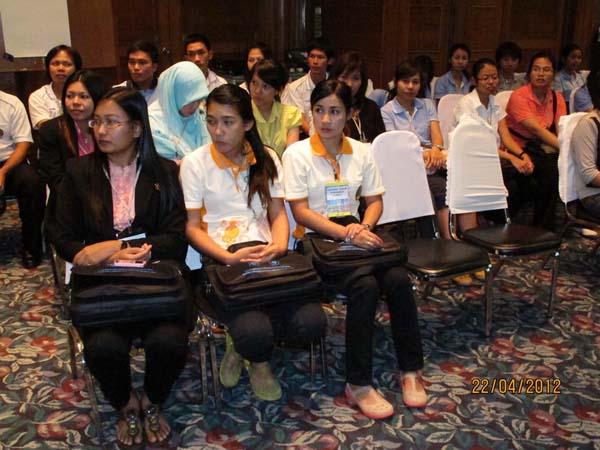 โครงการค่ายปลูกฝังคุณลักษณะความเป็นครูและเสริมประสบการณ์วิชาชีพครูสำหรับนิสิต/นักศึกษา ทุนโครงการ สควค. ปี 2555 ภาพที่ 151