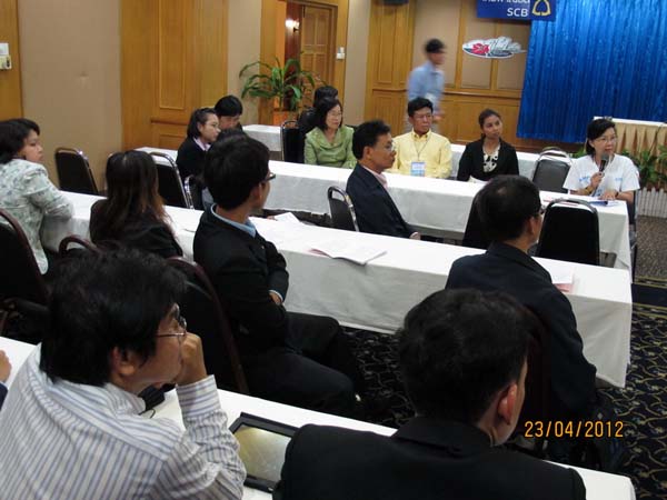 โครงการค่ายปลูกฝังคุณลักษณะความเป็นครูและเสริมประสบการณ์วิชาชีพครูสำหรับนิสิต/นักศึกษา ทุนโครงการ สควค. ปี 2555 ภาพที่ 193