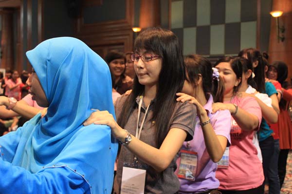 โครงการค่ายปลูกฝังคุณลักษณะความเป็นครูและเสริมประสบการณ์วิชาชีพครูสำหรับนิสิต/นักศึกษา ทุนโครงการ สควค. ปี 2555 ภาพที่ 266