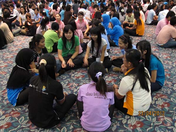 โครงการค่ายปลูกฝังคุณลักษณะความเป็นครูและเสริมประสบการณ์วิชาชีพครูสำหรับนิสิต/นักศึกษา ทุนโครงการ สควค. ปี 2555 ภาพที่ 303