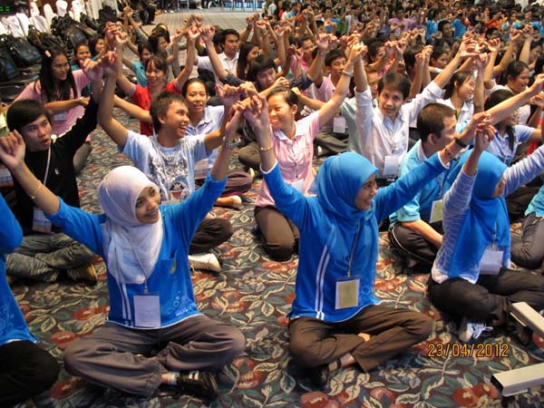 โครงการค่ายปลูกฝังคุณลักษณะความเป็นครูและเสริมประสบการณ์วิชาชีพครูสำหรับนิสิต/นักศึกษา ทุนโครงการ สควค. ปี 2555 ภาพที่ 319