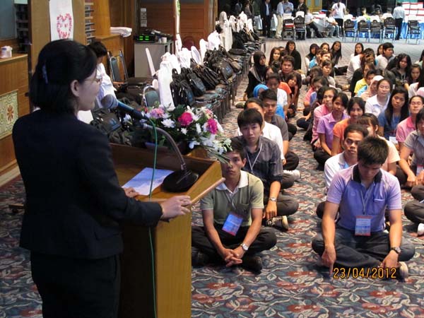 โครงการค่ายปลูกฝังคุณลักษณะความเป็นครูและเสริมประสบการณ์วิชาชีพครูสำหรับนิสิต/นักศึกษา ทุนโครงการ สควค. ปี 2555 ภาพที่ 356