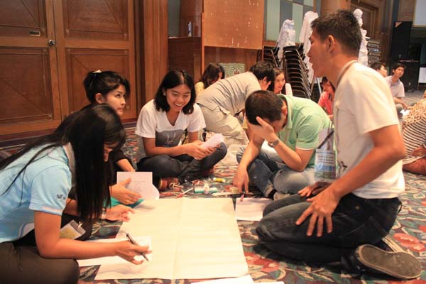 โครงการค่ายปลูกฝังคุณลักษณะความเป็นครูและเสริมประสบการณ์วิชาชีพครูสำหรับนิสิต/นักศึกษา ทุนโครงการ สควค. ปี 2555 ภาพที่ 381