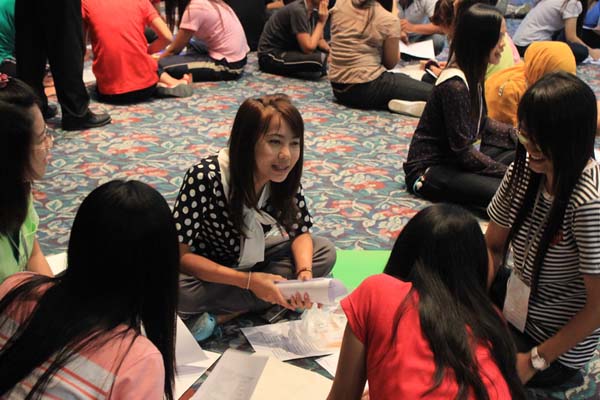 โครงการค่ายปลูกฝังคุณลักษณะความเป็นครูและเสริมประสบการณ์วิชาชีพครูสำหรับนิสิต/นักศึกษา ทุนโครงการ สควค. ปี 2555 ภาพที่ 382