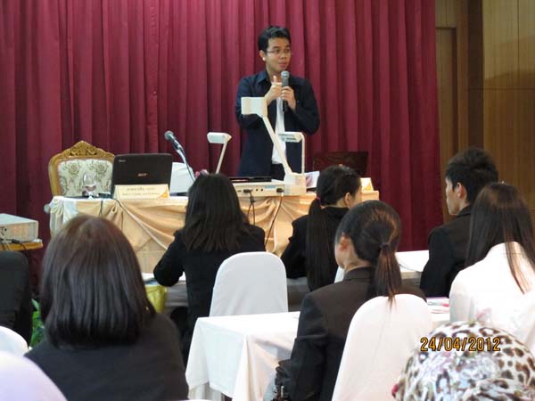 โครงการค่ายปลูกฝังคุณลักษณะความเป็นครูและเสริมประสบการณ์วิชาชีพครูสำหรับนิสิต/นักศึกษา ทุนโครงการ สควค. ปี 2555 ภาพที่ 406