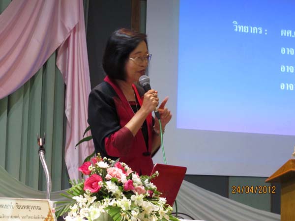 โครงการค่ายปลูกฝังคุณลักษณะความเป็นครูและเสริมประสบการณ์วิชาชีพครูสำหรับนิสิต/นักศึกษา ทุนโครงการ สควค. ปี 2555 ภาพที่ 420