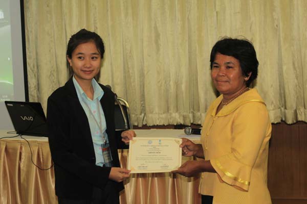 โครงการค่ายปลูกฝังคุณลักษณะความเป็นครูและเสริมประสบการณ์วิชาชีพครูสำหรับนิสิต/นักศึกษา ทุนโครงการ สควค. ปี 2555 ภาพที่ 462