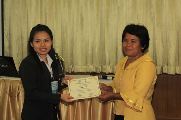 โครงการค่ายปลูกฝังคุณลักษณะความเป็นครูและเสริมประสบการณ์วิชาชีพครูสำหรับนิสิต/นักศึกษา ทุนโครงการ สควค. ปี 2555 ภาพที่ 467