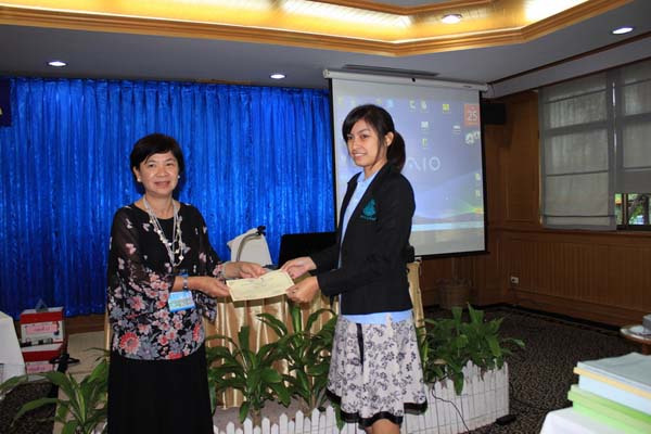 โครงการค่ายปลูกฝังคุณลักษณะความเป็นครูและเสริมประสบการณ์วิชาชีพครูสำหรับนิสิต/นักศึกษา ทุนโครงการ สควค. ปี 2555 ภาพที่ 470