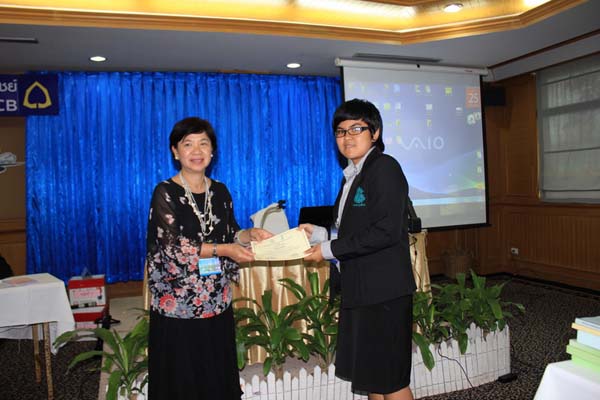 โครงการค่ายปลูกฝังคุณลักษณะความเป็นครูและเสริมประสบการณ์วิชาชีพครูสำหรับนิสิต/นักศึกษา ทุนโครงการ สควค. ปี 2555 ภาพที่ 472