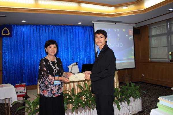 โครงการค่ายปลูกฝังคุณลักษณะความเป็นครูและเสริมประสบการณ์วิชาชีพครูสำหรับนิสิต/นักศึกษา ทุนโครงการ สควค. ปี 2555 ภาพที่ 473