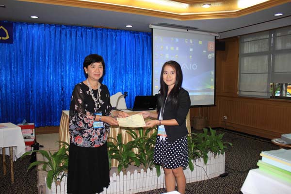 โครงการค่ายปลูกฝังคุณลักษณะความเป็นครูและเสริมประสบการณ์วิชาชีพครูสำหรับนิสิต/นักศึกษา ทุนโครงการ สควค. ปี 2555 ภาพที่ 479