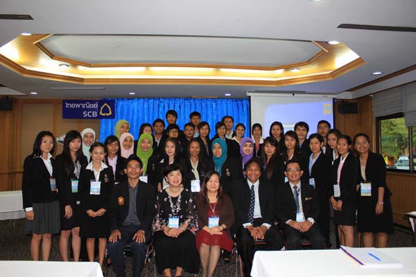 โครงการค่ายปลูกฝังคุณลักษณะความเป็นครูและเสริมประสบการณ์วิชาชีพครูสำหรับนิสิต/นักศึกษา ทุนโครงการ สควค. ปี 2555 ภาพที่ 483