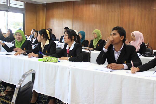โครงการค่ายปลูกฝังคุณลักษณะความเป็นครูและเสริมประสบการณ์วิชาชีพครูสำหรับนิสิต/นักศึกษา ทุนโครงการ สควค. ปี 2555 ภาพที่ 490