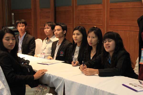 โครงการค่ายปลูกฝังคุณลักษณะความเป็นครูและเสริมประสบการณ์วิชาชีพครูสำหรับนิสิต/นักศึกษา ทุนโครงการ สควค. ปี 2555 ภาพที่ 498